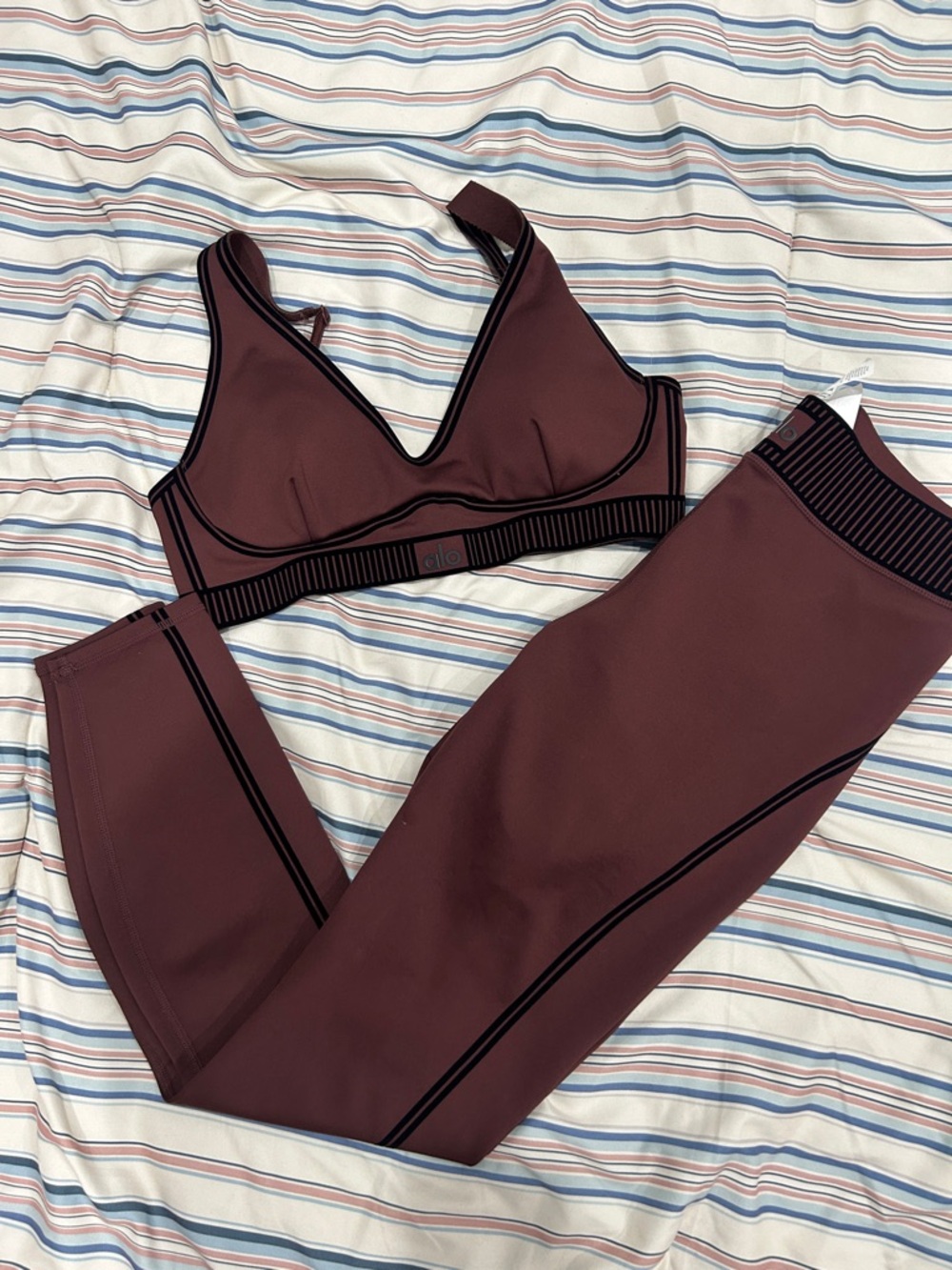 ALO Yoga Maroon Sculpt Bra and Leggings Set with Black Trim